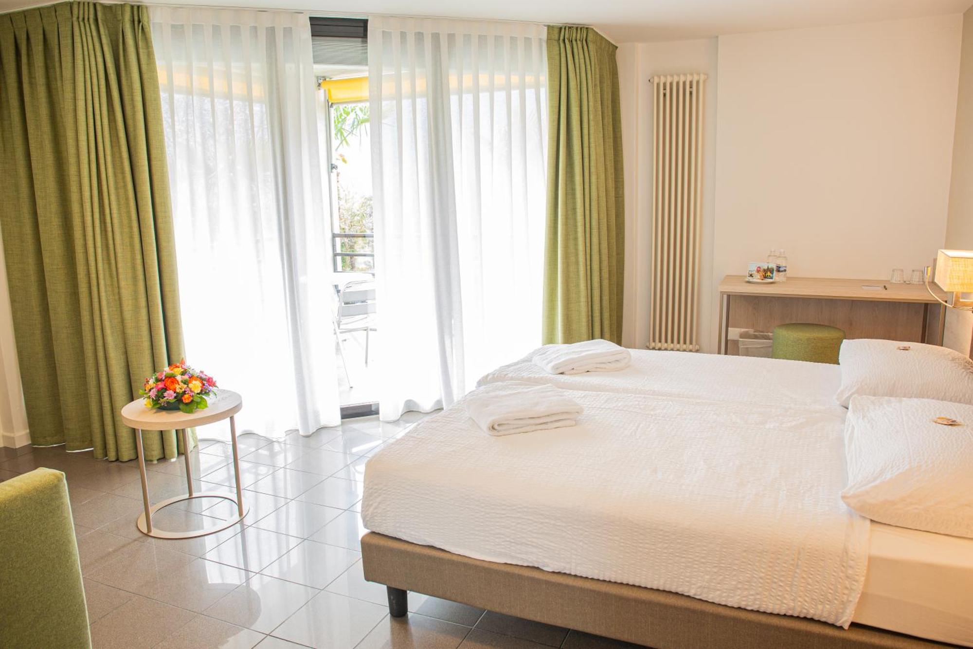 Hotel Nessi Локарно Екстериор снимка
