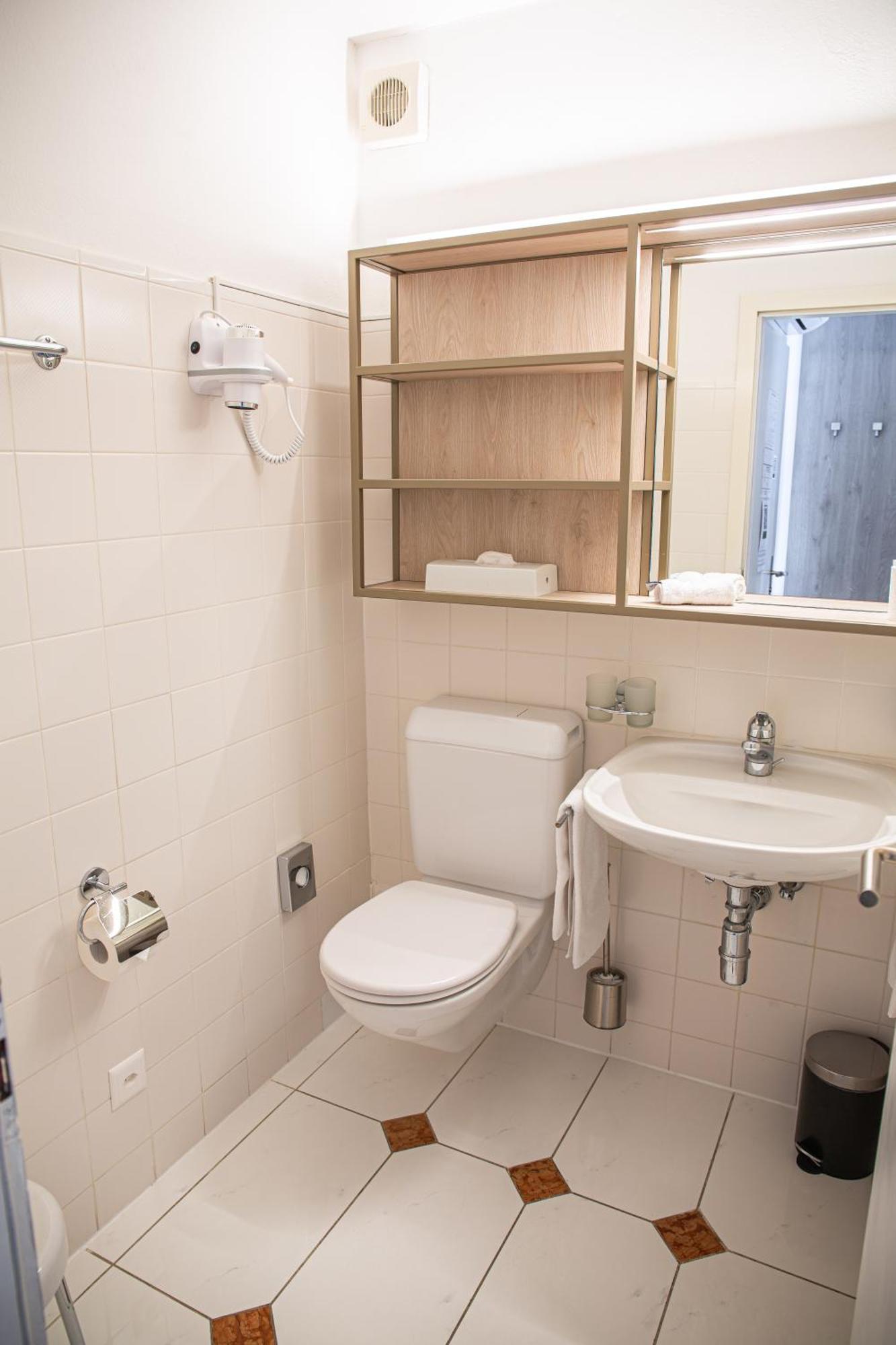 Hotel Nessi Локарно Стая снимка