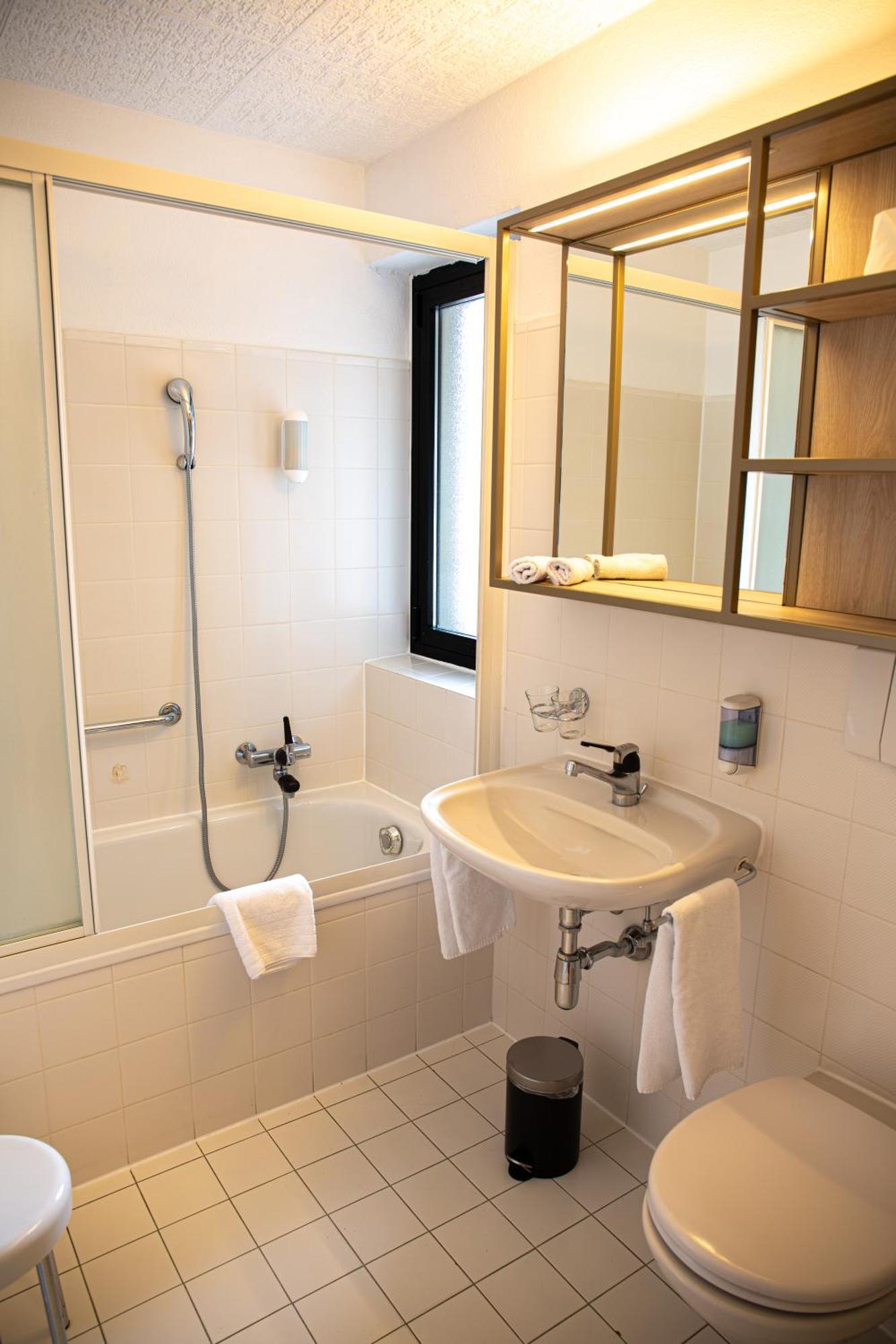 Hotel Nessi Локарно Екстериор снимка
